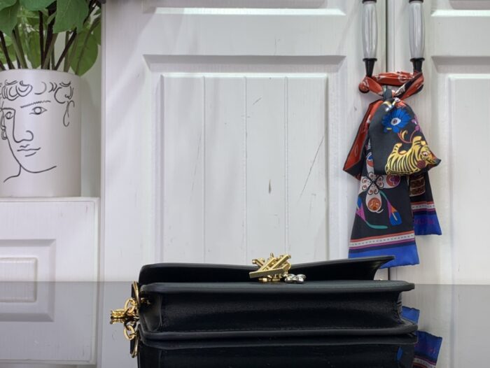 루이비통 월릿 온 체인 LV 블룸 M14564 블랙 레플리카 미러급 SA급 S급 고퀄리티 최상급 하이엔드 숄더백 크로스백 가방 [여성] 5