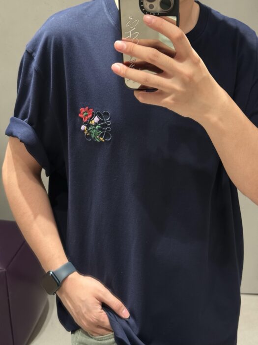 로에베 로고 플라워 자수 반팔 라운드티셔츠 네이비 레플리카 미러급 SA급 S급 고퀄리티 하이엔드 최상급 의류 [남성여성공용]