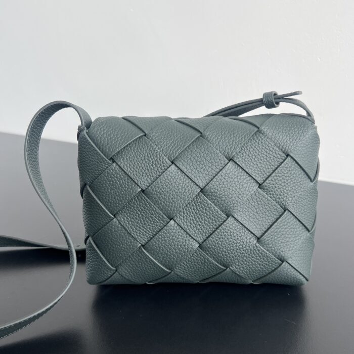 보테가베네타 디아고 795637 회녹색 크로스백 레플리카 미러급 SA급 S급 고퀄리티 최상급 하이엔드 가방 [남성여성공용] 2