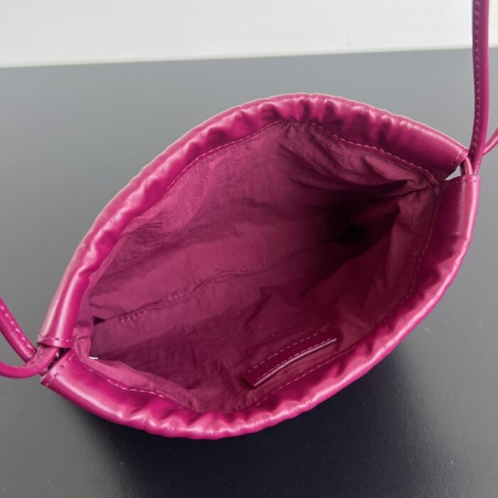 보테가베네타 더스트 백 816987 자홍색 크로스백 레플리카 미러급 SA급 S급 고퀄리티 최상급 하이엔드 가방 [여성] 4