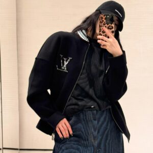 루이비통 멀티 컬러 LV 지퍼 니트 가디건 자켓 블랙 레플리카 미러급 SA급 S급 고퀄리티 하이엔드 최상급 의류 [남성여성공용]