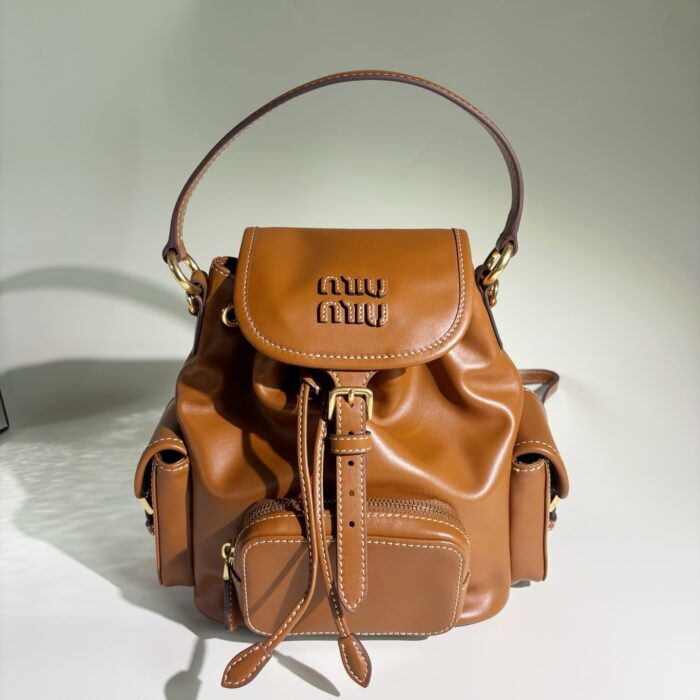 미우미우 레더 백팩 브라운 5BZ043 레플리카 미러급 SA급 S급 고퀄리티 최상급 하이엔드 가방 [여성] 3