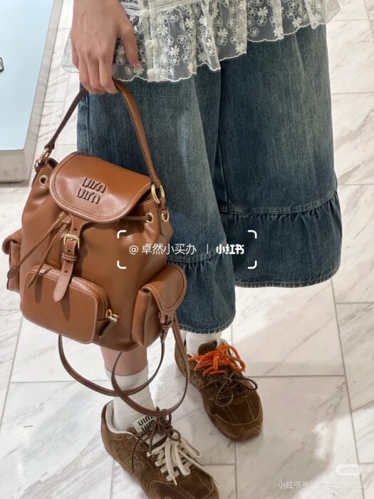 미우미우 레더 백팩 브라운 5BZ043 레플리카 미러급 SA급 S급 고퀄리티 최상급 하이엔드 가방 [여성] 2