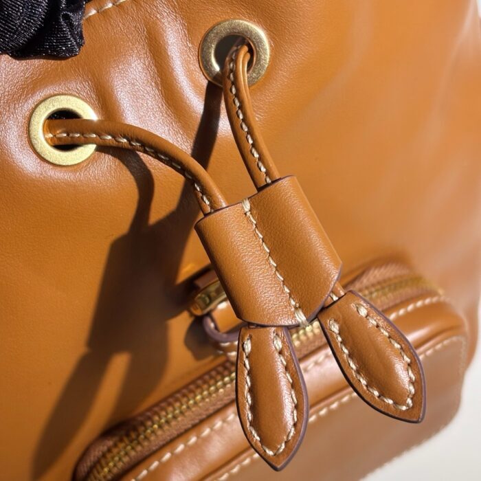 미우미우 레더 백팩 브라운 5BZ043 레플리카 미러급 SA급 S급 고퀄리티 최상급 하이엔드 가방 [여성] 15