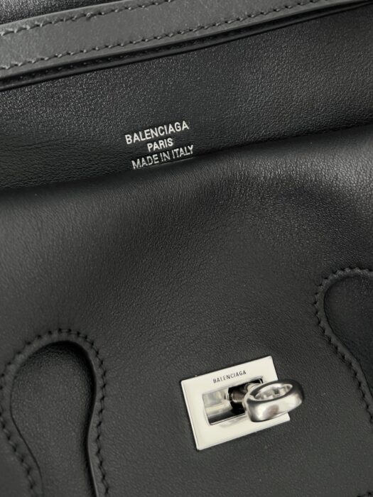 발렌시아가 벨 에어 스몰 클러치백 온 스트랩  (5 color) 레플리카 미러급 SA급 S급 고퀄리티 최상급 하이엔드 크로스백 가방 [여성] 28