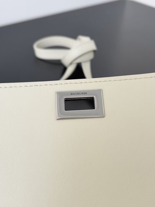 발렌시아가 벨 에어 스몰 클러치백 온 스트랩  (5 color) 레플리카 미러급 SA급 S급 고퀄리티 최상급 하이엔드 크로스백 가방 [여성] 39