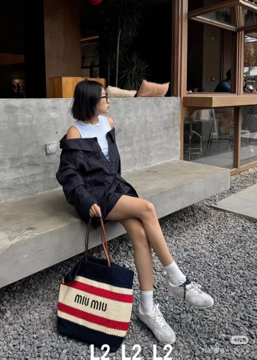 미우미우 라피아 이펙트 우븐 토트백 내츄럴 블루 5BG228 레플리카 미러급 SA급 S급 고퀄리티 최상급 하이엔드 가방 [여성] 3