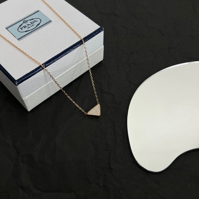 프라다 큐빅 삼각형 펜던트 목걸이 로즈골드 레플리카 미러급 SA급 S급 고퀄리티 최상급 하이엔드 악세사리 [남성여성공용] 4