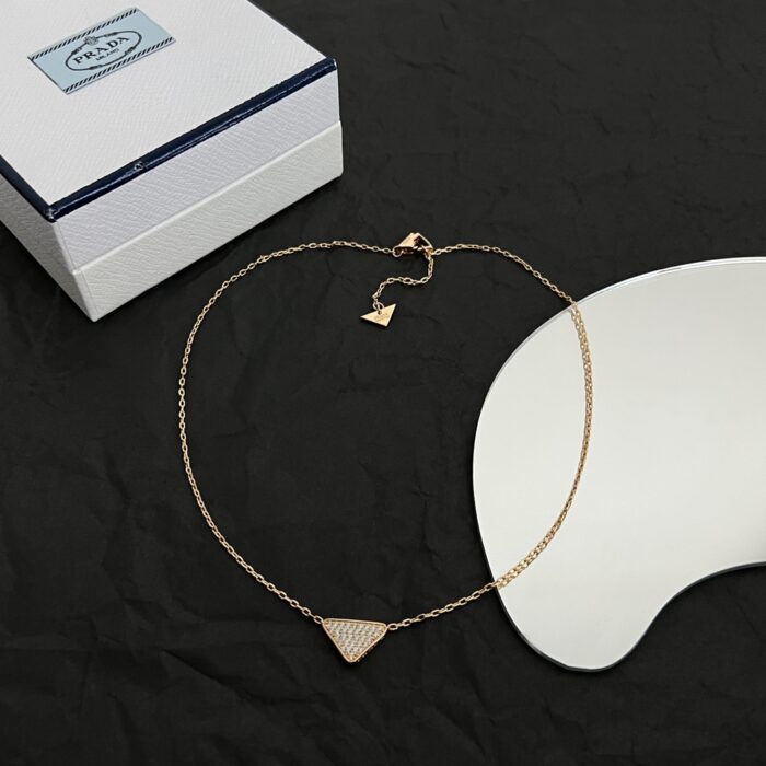 프라다 큐빅 삼각형 펜던트 목걸이 로즈골드 레플리카 미러급 SA급 S급 고퀄리티 최상급 하이엔드 악세사리 [남성여성공용] 3