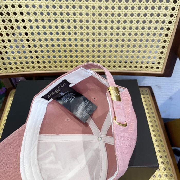 루이비통 흰색 LV 자수 볼캡 모자 핑크 레플리카 미러급 SA급 S급 고퀄리티 최상급 하이엔드  [남성여성공용] 10