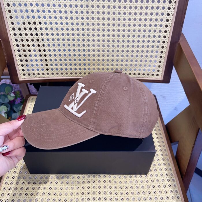 루이비통 흰색 LV 자수 볼캡 모자 브라운 레플리카 미러급 SA급 S급 고퀄리티 최상급 하이엔드 [남성여성공용] 2