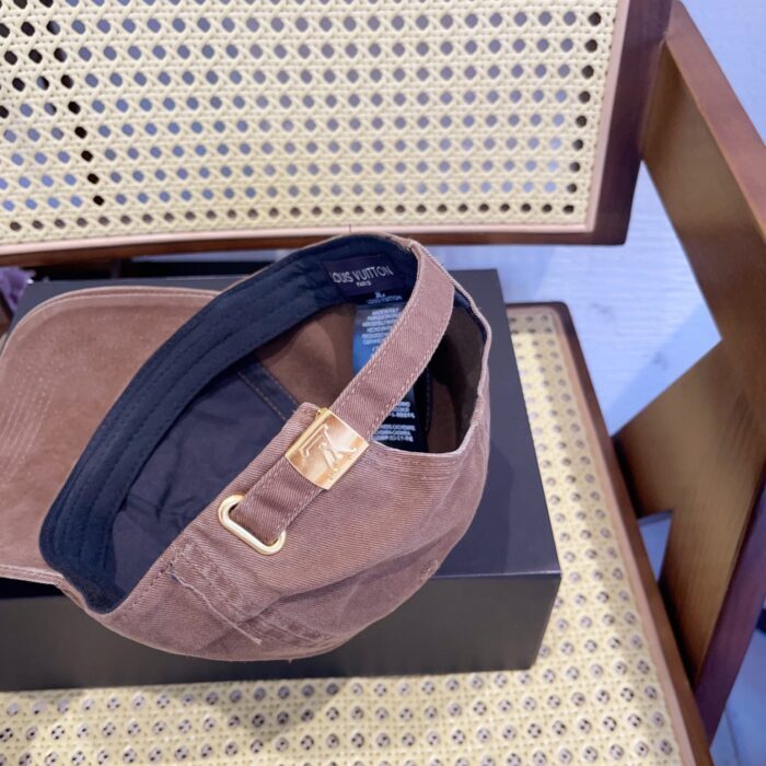 루이비통 흰색 LV 자수 볼캡 모자 브라운 레플리카 미러급 SA급 S급 고퀄리티 최상급 하이엔드 [남성여성공용] 10