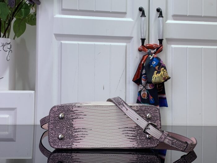 루이비통 카퓌신 미니 N98156 도마뱀 무늬 퍼플 크로스백 핸드백 레플리카 미러급 SA급 S급 고퀄리티 최상급 하이엔드 가방 [여성] 5