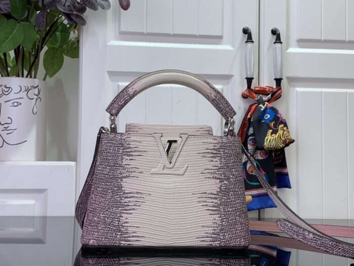 루이비통 카퓌신 미니 N98156 도마뱀 무늬 퍼플 크로스백 핸드백 레플리카 미러급 SA급 S급 고퀄리티 최상급 하이엔드 가방 [여성]