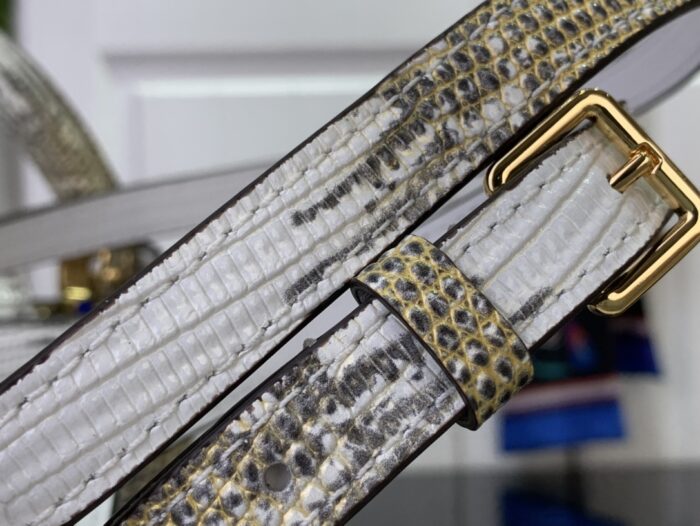 루이비통 카퓌신 미니 N98156 도마뱀 무늬 골드 크로스백 핸드백 레플리카 미러급 SA급 S급 고퀄리티 최상급 하이엔드 가방 [여성] 7