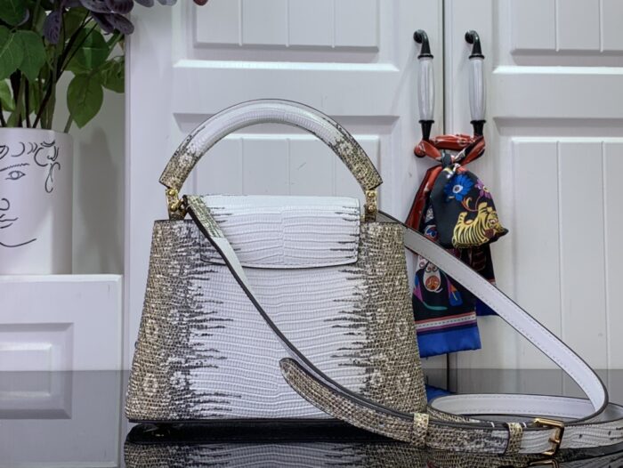 루이비통 카퓌신 미니 N98156 도마뱀 무늬 골드 크로스백 핸드백 레플리카 미러급 SA급 S급 고퀄리티 최상급 하이엔드 가방 [여성] 2