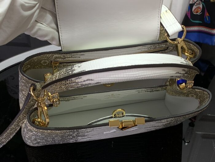 루이비통 카퓌신 미니 N98177 도마뱀 무늬 골드 크로스백 핸드백 레플리카 미러급 SA급 S급 고퀄리티 최상급 하이엔드 가방 [여성] 3