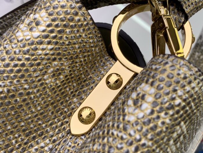 루이비통 카퓌신 미니 N98177 도마뱀 무늬 골드 크로스백 핸드백 레플리카 미러급 SA급 S급 고퀄리티 최상급 하이엔드 가방 [여성] 6