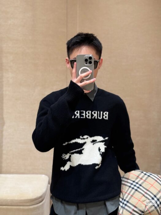 버버리 캐시미어 승마 자카드 긴팔 라운드 니트 블랙 레플리카 미러급 SA급 S급 고퀄리티 하이엔드 최상급 의류 [남성여성공용] 2