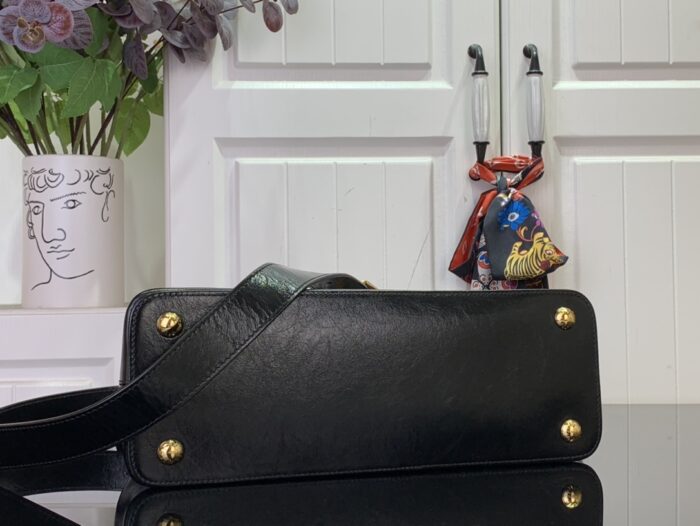 루이비통 카퓌신 MM 수플 블랙 M12924 핸드백 크로스백 숄더백 레플리카 미러급 SA급 S급 고퀄리티 최상급 하이엔드 가방 [여성] 4