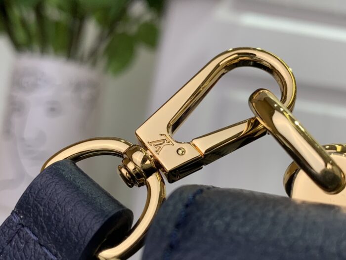 루이비통 트위스트 MM 슬림 M14342 네이비 레플리카 미러급 SA급 S급 고퀄리티 최상급 하이엔드 크로스백 가방 [여성] 7