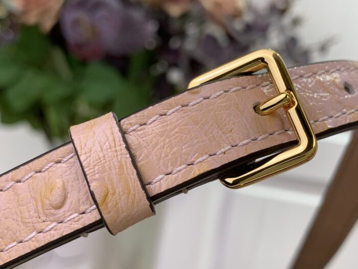 루이비통 카퓌신 미니 타조무늬 M94227 핑크색 레플리카 미러급 SA급 S급 고퀄리티 최상급 하이엔드 가방 [여성] 6