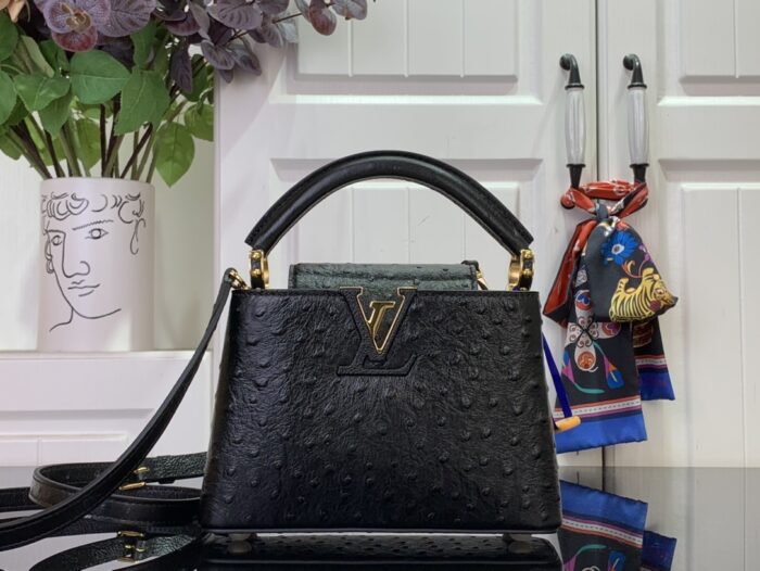 루이비통 카퓌신 미니 타조무늬 M94227 블랙 레플리카 미러급 SA급 S급 고퀄리티 최상급 하이엔드 가방 [여성]