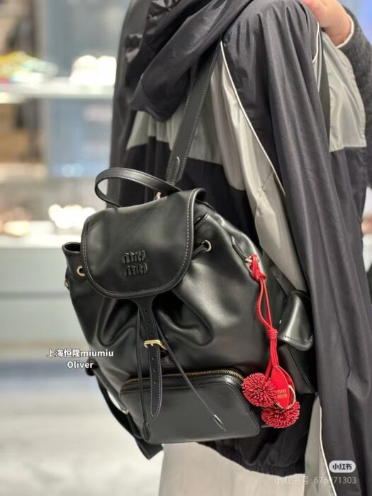 미우미우 레더 백팩 블랙 5BZ042 레플리카 미러급 SA급 S급 고퀄리티 최상급 하이엔드 가방 [여성]