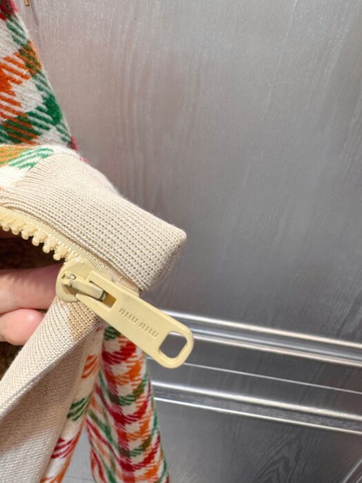 미우미우 플리스 안감 체크 블루종 자켓 레플리카 미러급 SA급 S급 고퀄리티 하이엔드 최상급 의류 [여성] 10