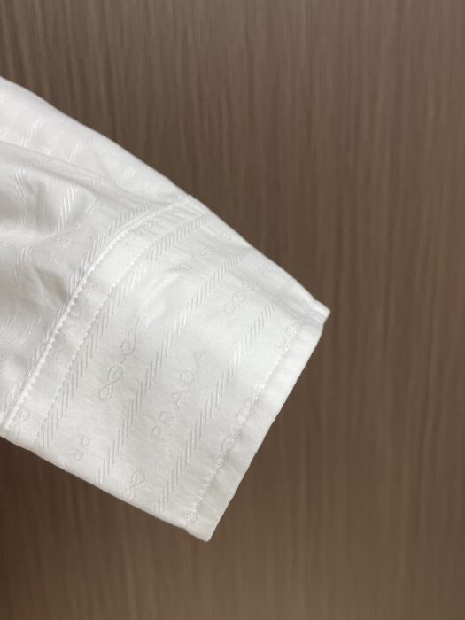 프라다 트라이앵글 로고 셔츠 레플리카 미러급 SA급 S급 고퀄리티 하이엔드 최상급 의류 [남성여성공용] 9