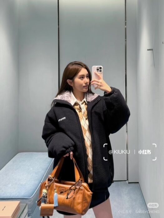 미우미우 플리스 다운 재킷 레플리카 미러급 SA급 S급 고퀄리티 하이엔드 최상급 의류 [여성] 16