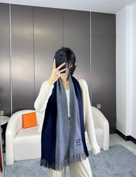 에르메스 모노그램 H 자수 캐시미어 배색 네이비 스카프 레플리카 미러급 SA급 S급 고퀄리티 최상급 하이엔드 머플러 목도리 [남성여성공용] 2