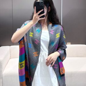 샤넬 멀티컬러 CC로고 스트라이프 스카프 그레이 레플리카 미러급 SA급 S급 고퀄리티 최상급 하이엔드 머플러 목도리 [여성]