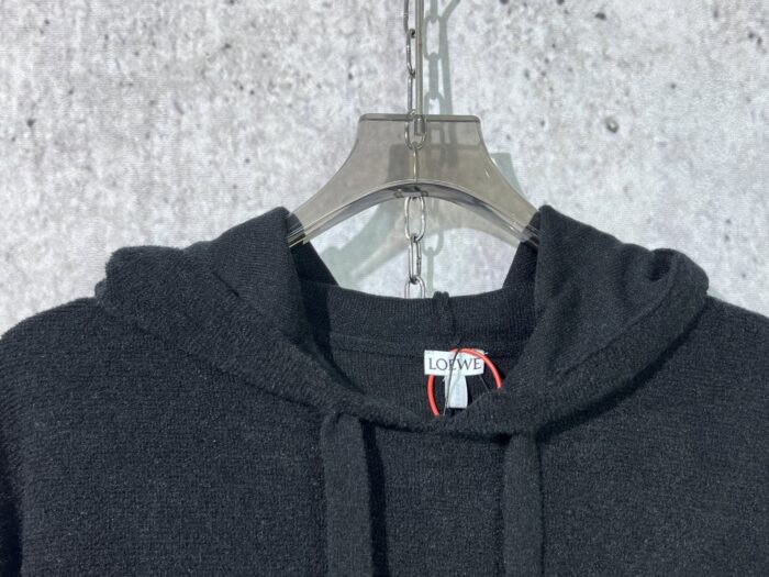 로에베 로고 자수 양털 니트 후드티 블랙 레플리카 미러급 SA급 S급 고퀄리티 하이엔드 최상급 의류 [남성여성공용] 9