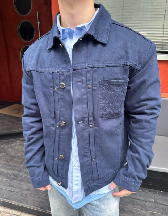 루이비통 포켓 로고 자수 데님 자켓 블루 레플리카 미러급 SA급 S급 고퀄리티 하이엔드 최상급 의류 [남성여성공용]