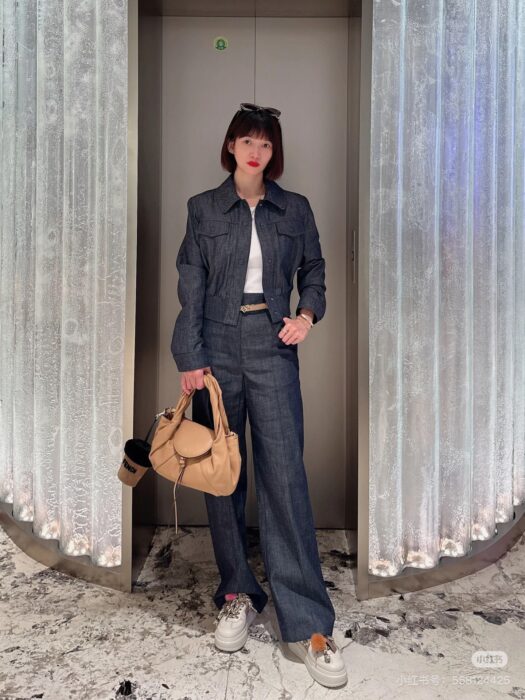 펜디 라이트 블루 샴브레이 보머 자켓 레플리카 미러급 SA급 S급 고퀄리티 하이엔드 최상급 의류 [여성] 4