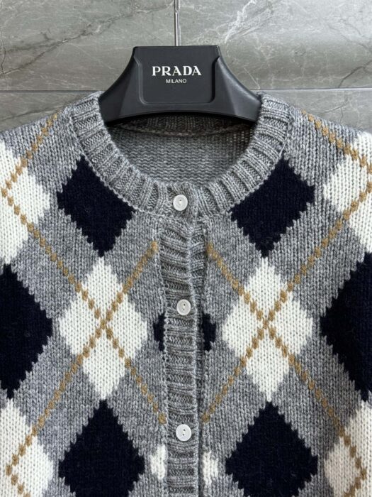 프라다 아가일 니트 캐시미어 가디건 레플리카 미러급 SA급 S급 고퀄리티 하이엔드 최상급 의류 [여성] 12