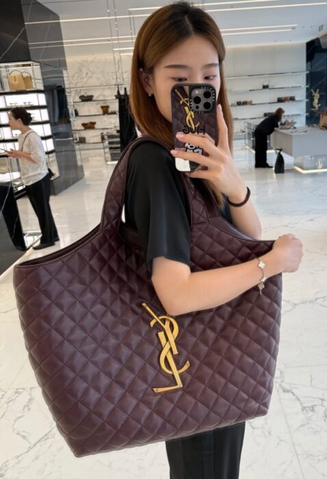 생로랑 퀼트 램스킨 ICARE 맥시 쇼퍼백 와인 698651  레플리카 미러급 SA급 S급 고퀄리티 최상급 하이엔드 가방 [여성]