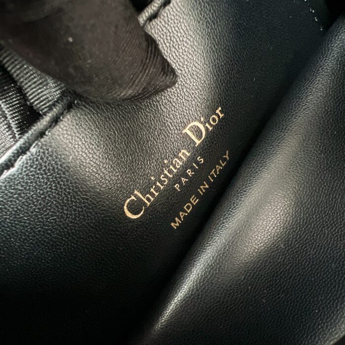 디올 카로 버킷백 스몰 매크로까나쥬 블랙 크로스백 핸드백 레플리카 미러급 SA급 S급 고퀄리티 최상급 하이엔드 가방 [여성] 9