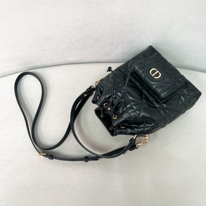 디올 카로 버킷백 스몰 매크로까나쥬 블랙 크로스백 핸드백 레플리카 미러급 SA급 S급 고퀄리티 최상급 하이엔드 가방 [여성] 5