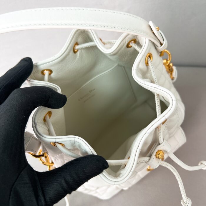 디올 카로 버킷백 스몰 매크로까나쥬 화이트 크로스백 핸드백 레플리카 미러급 SA급 S급 고퀄리티 최상급 하이엔드 가방 [여성] 3