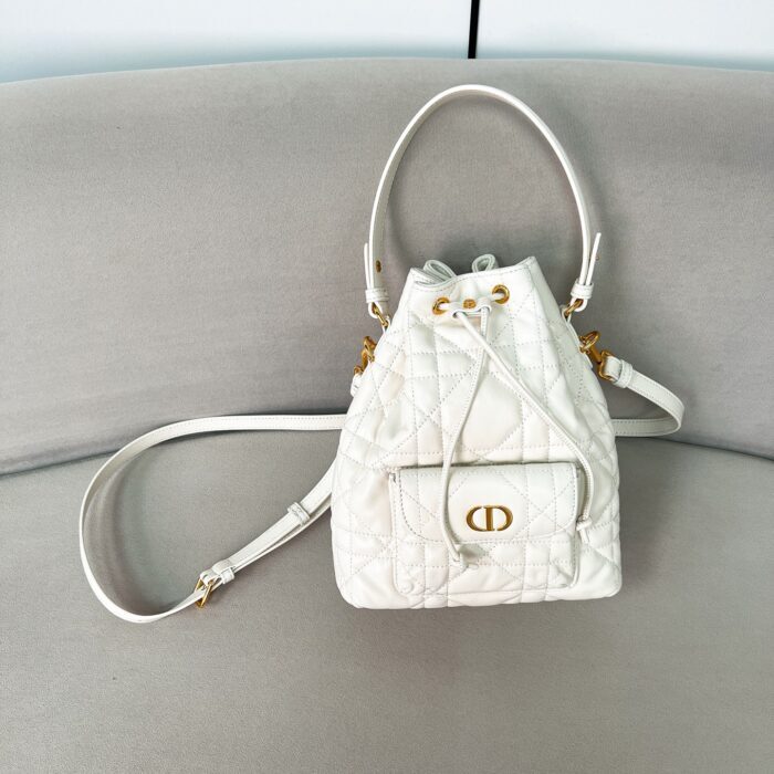 디올 카로 버킷백 스몰 매크로까나쥬 화이트 크로스백 핸드백 레플리카 미러급 SA급 S급 고퀄리티 최상급 하이엔드 가방 [여성] 4