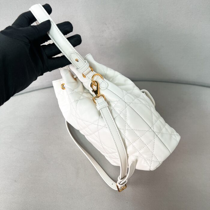 디올 카로 버킷백 스몰 매크로까나쥬 화이트 크로스백 핸드백 레플리카 미러급 SA급 S급 고퀄리티 최상급 하이엔드 가방 [여성] 7