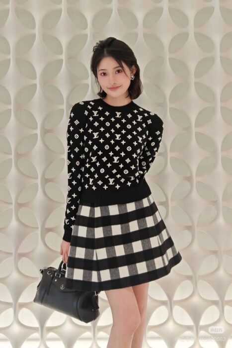 루이비통 3D 모노그램 니트 풀오버 레플리카 미러급 SA급 S급 고퀄리티 하이엔드 최상급 의류 [여성] 2