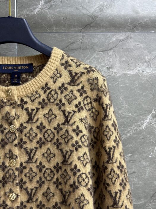 루이비통 모노그램 니트 가디건 레플리카 미러급 SA급 S급 고퀄리티 하이엔드 최상급 의류 [여성] 4