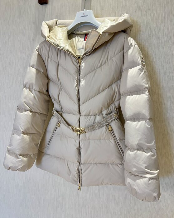 몽클레어 Brosse 사선 퀼팅 후드 쇼트 다운 자켓(2color) 레플리카 미러급 SA급 S급 고퀄리티 하이엔드 최상급 의류 [여성] 17