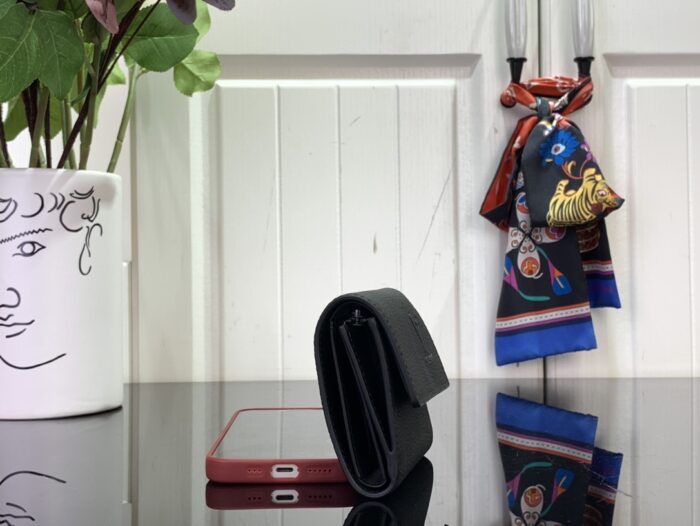 루이비통 LV 월릿  M26250 블랙 레플리카 미러급 SA급 S급 고퀄리티 하이엔드 최상급 지갑 [남성여성공용] 4