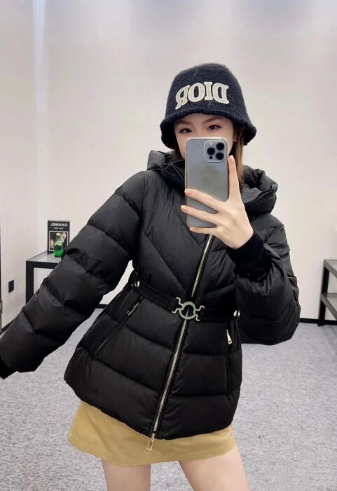 몽클레어 Brosse 사선 퀼팅 후드 쇼트 다운 자켓(2color) 레플리카 미러급 SA급 S급 고퀄리티 하이엔드 최상급 의류 [여성] 5