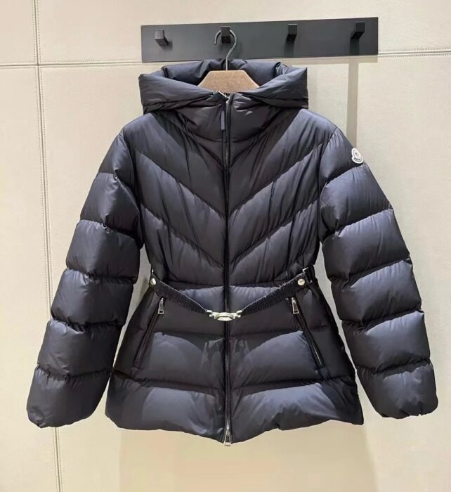 몽클레어 Brosse 사선 퀼팅 후드 쇼트 다운 자켓(2color) 레플리카 미러급 SA급 S급 고퀄리티 하이엔드 최상급 의류 [여성] 18