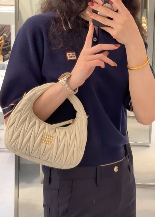 미우미우 캐시미어 폴로 스웨터 레플리카 미러급 SA급 S급 고퀄리티 하이엔드 최상급 의류 [여성] 13